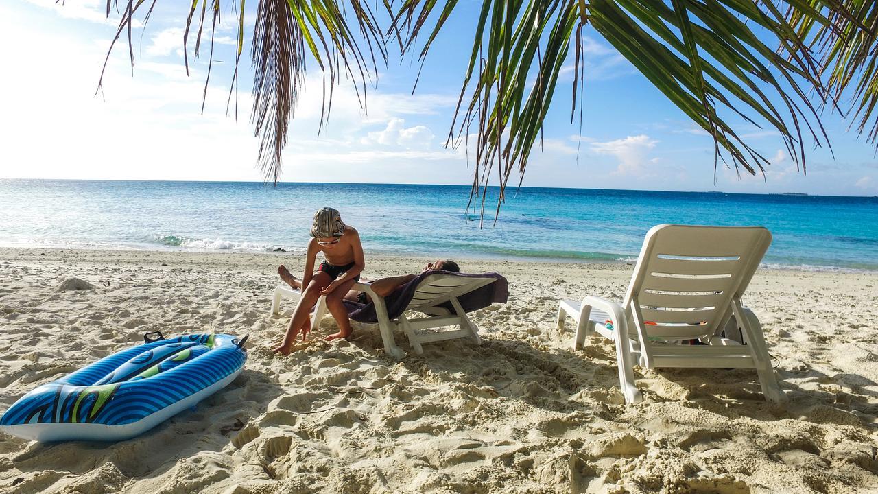 Dhigurah Retreat Beach Exterior photo