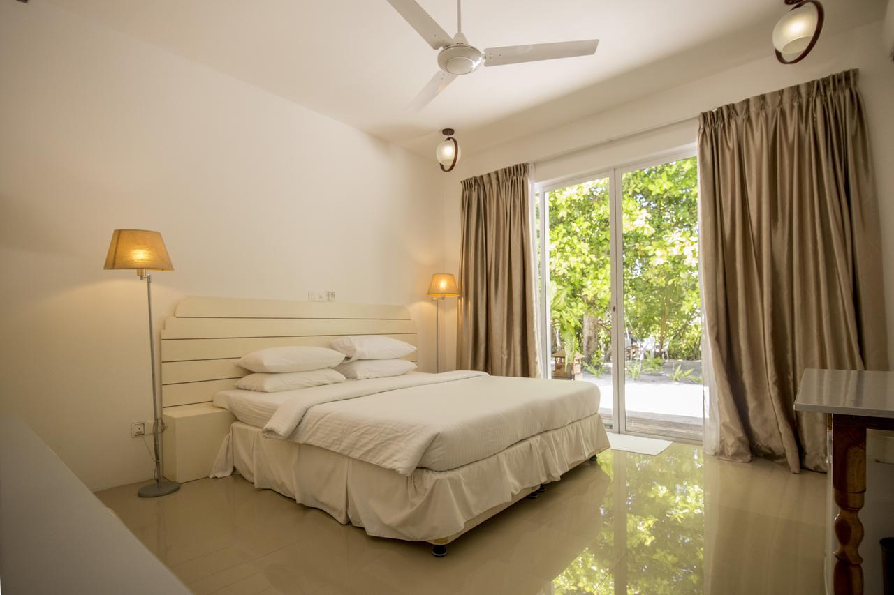 Dhigurah Retreat Beach Exterior photo