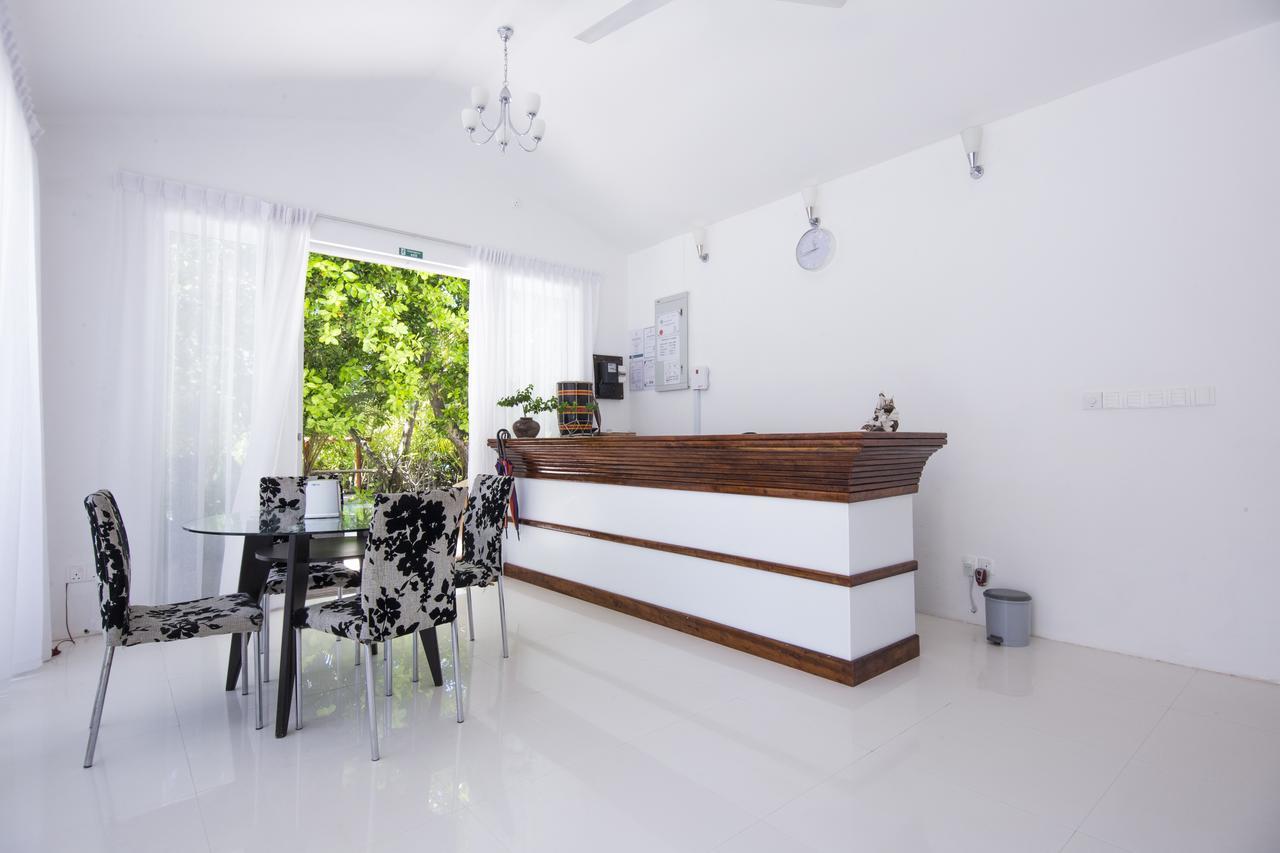 Dhigurah Retreat Beach Exterior photo