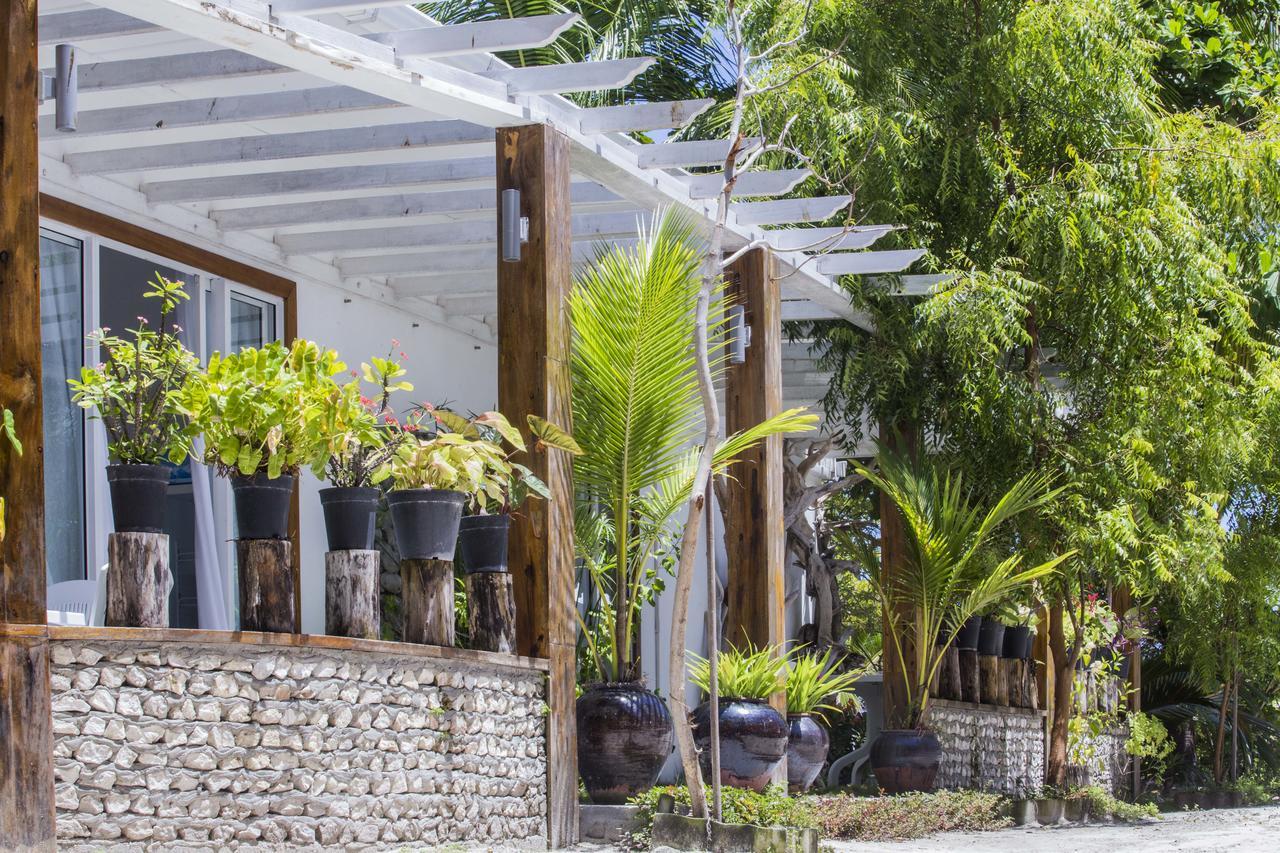 Dhigurah Retreat Beach Exterior photo