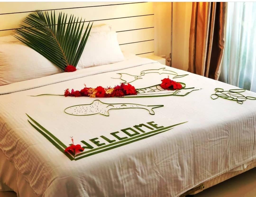 Dhigurah Retreat Beach Exterior photo